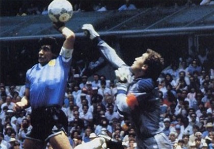 30 năm 'bàn tay của Chúa', Shilton vẫn chờ Maradona xin lỗi