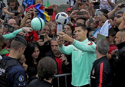 Thêm hai kỷ lục đang chờ Ronaldo