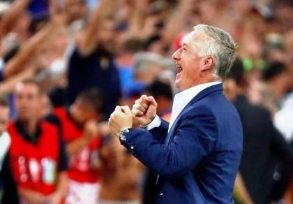 HLV Deschamps còn một kỷ lục hoành tráng đang chờ