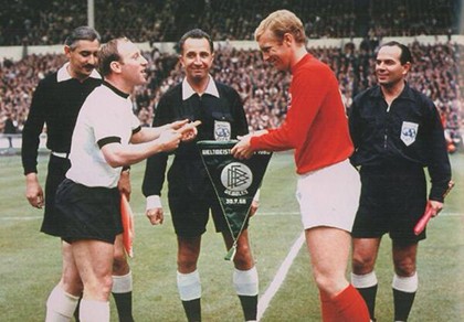 50 năm bàn thắng 'ma' của Geoff Hurst, người Đức vẫn cay cú