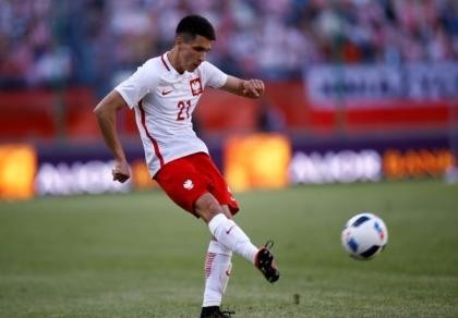 Leicester City mua tuyển thủ Kapustka của Ba Lan