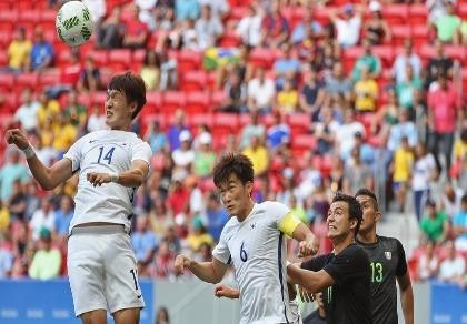 Bóng đá nam Olympic: Hàn Quốc biến Mexico thành cựu vô địch, Nhật bị loại