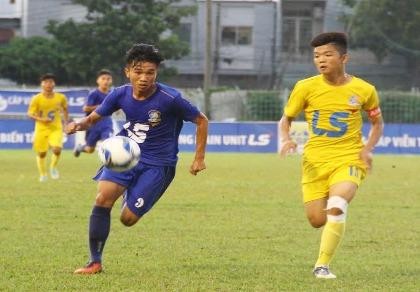 Đàn em Công Phượng gặp 'khắc tinh' Khánh Hòa