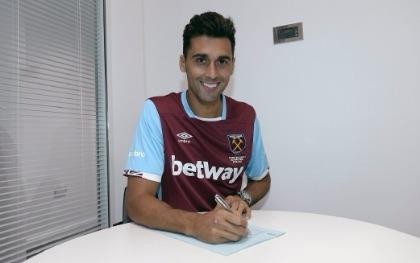 Nhà vô địch châu Âu về West Ham