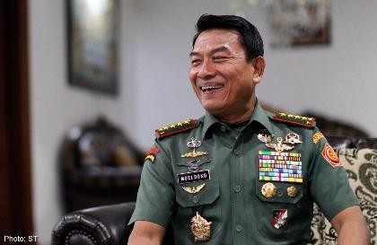 Tướng quân đội làm lãnh đạo bóng đá để giảm tiêu cực