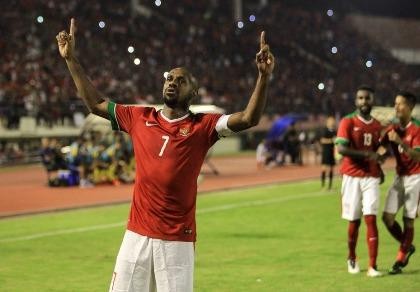 Cựu HLV tuyển Việt Nam Riedl gửi thông điệp cứng rắn đến AFF Cup 2016