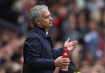 Nếu MU thua Feyenoord thì Mourinho ra sao?