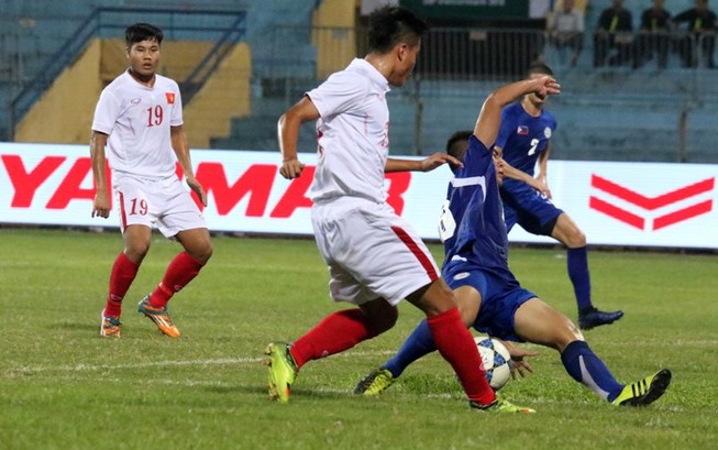 Giải U-19 Đông Nam Á: Thắng Malaysia, Việt Nam lên ngôi đầu bảng