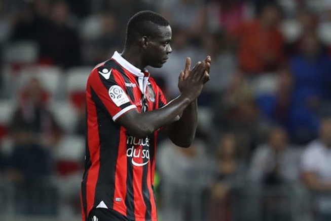 “Ngựa chứng” Balotelli đưa Nice lên đỉnh Ligue 1