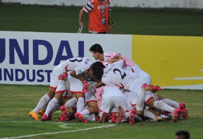 VCK U-16 châu Á: Đông-Tây hội ngộ ở bán kết