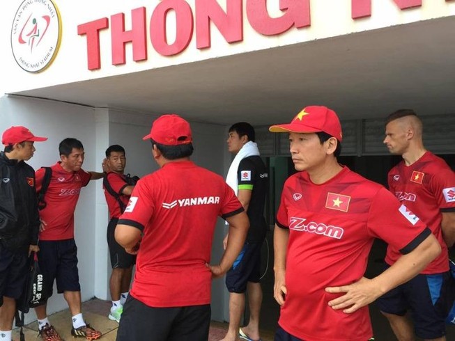 Chuỗi ngày mưa không chiều lòng đội tuyển Việt Nam