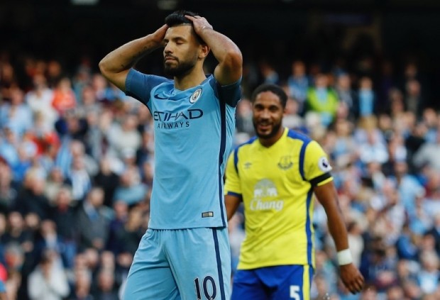 Aguero 1 tuần đá hỏng 2 quả 11 m