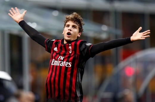 Cầu thủ 18 tuổi giúp AC Milan đánh bại nhà vô địch Ý