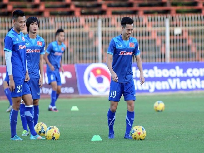 Sốt đội tuyển ở Tây Đô