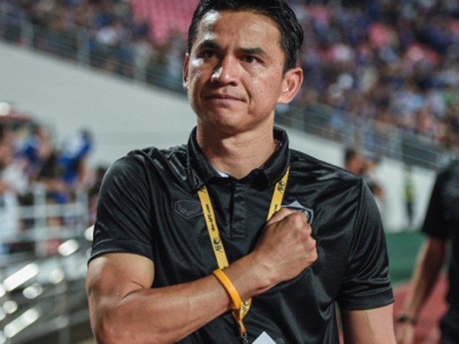 HLV Kiatisak: 'Giấc mơ World Cup của Thái Lan chưa dứt'