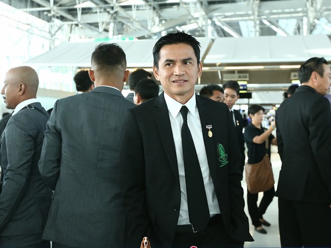 HLV Kiatisak nhắc lại lần “chết hụt” trước Malaysia