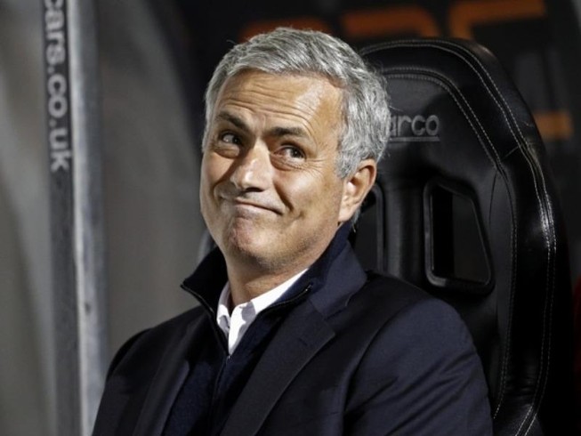 Mourinho: 'Sang Trung Quốc ư? Chờ tôi già đã'