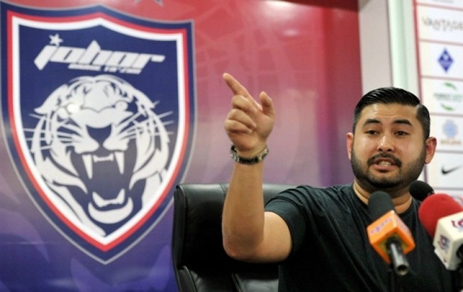 Hoàng tử Ismail: 'Đừng lấy giải FIFA Puskas ra che mắt'