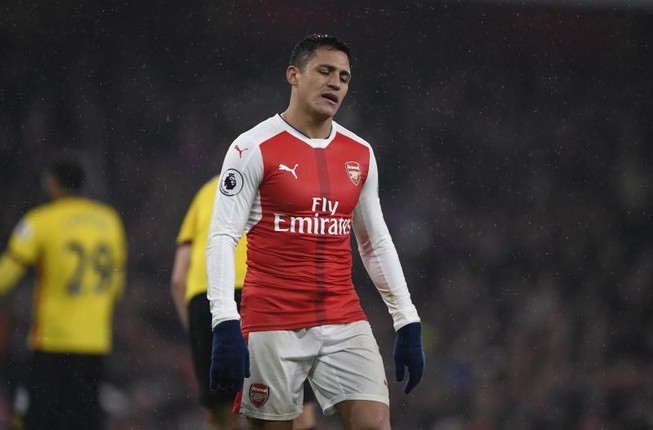 Arsenal thua sốc trong ngày Wenger chịu án phạt