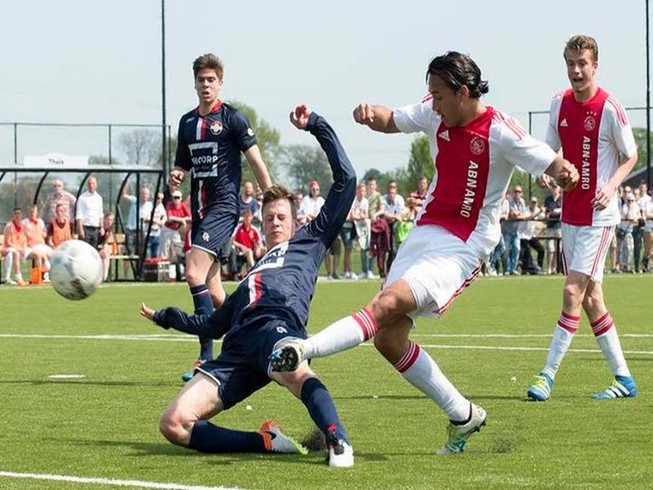 Các nhà làm luật cuống cuồng với tài năng Ajax