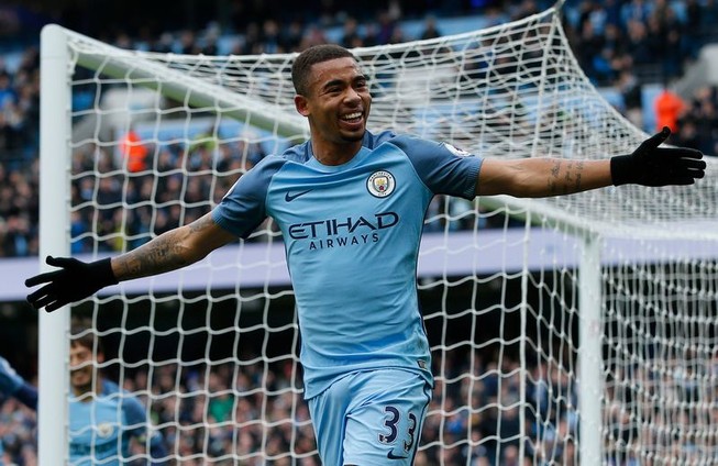Bạn của Neymar… khủng khiếp quá