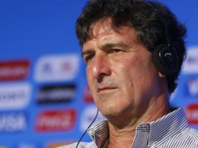 Huyền thoại Mario Kempes cũng từ bỏ Valencia