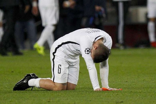 Nhiều cầu thủ PSG hoảng loạn khi về Pháp