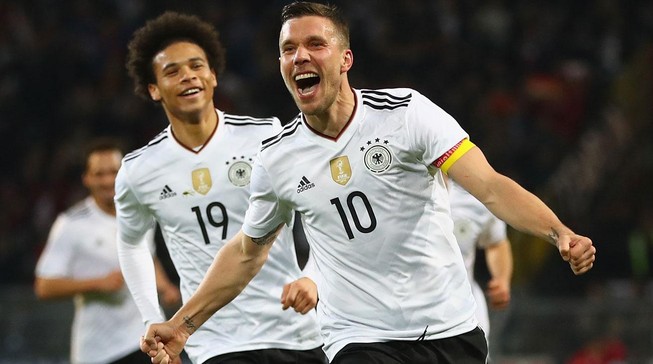 Podolski ghi bàn, tạ ơn và giã từ tuyển Đức