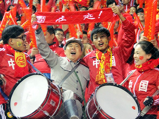 100.000 fan Trung Quốc đổ bộ, Nga 'ẵm' 25 triệu USD