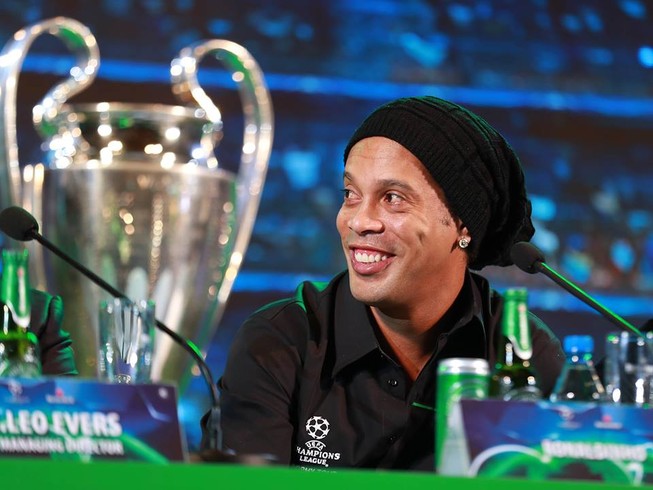 Có một Ronaldinho... e thẹn ở Việt Nam