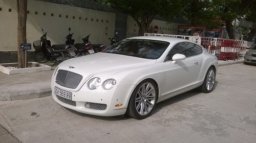 Truy tìm chủ sở hữu siêu xe Bentley xài biển số giả