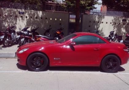 Tạm giữ xe ngoại giao hết hạn, gắn biển số giả