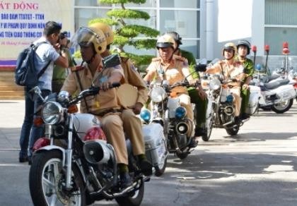 Lực lượng công an đồng loạt xuất quân xử lý 'ma men' vào giờ cao điểm