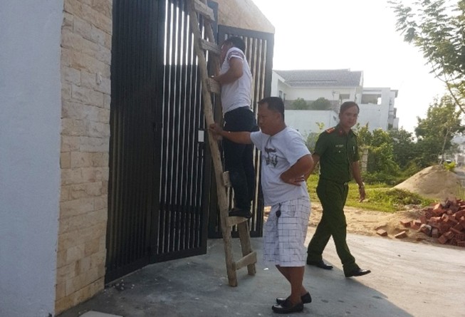 Cướp đột nhập phòng ngủ, đòi cưỡng hiếp nữ chủ nhà