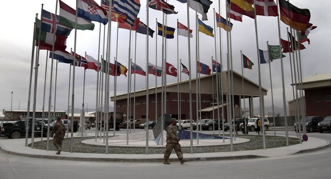 NATO thiết lập đường dây nóng với Nga