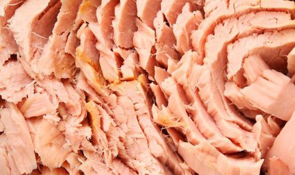 Người đàn ông bị nấu chín cùng 5 tấn cá ngừ
