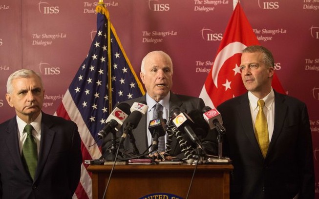 John McCain: Cần dỡ bỏ cấm vận vũ khí sát thương cho Việt Nam