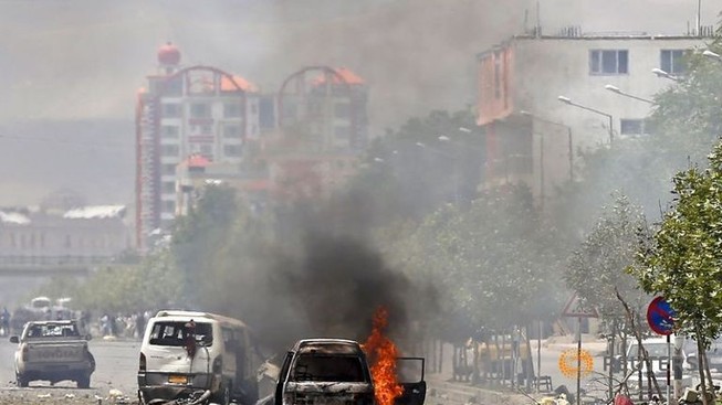 Taliban tấn công tòa nhà Quốc hội Afghanistan