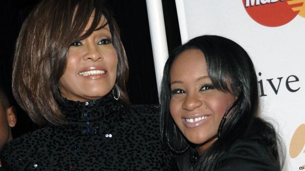 Con gái ca sĩ Whitney Houston qua đời ở tuổi 22