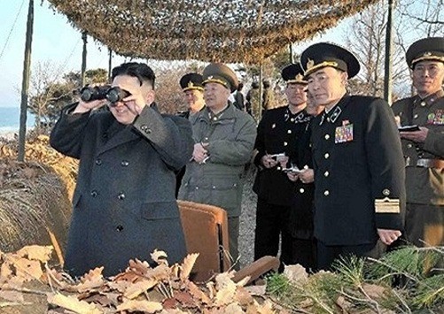 Kim Jung Un thị sát diễn tập quân sự chống Mỹ-Hàn