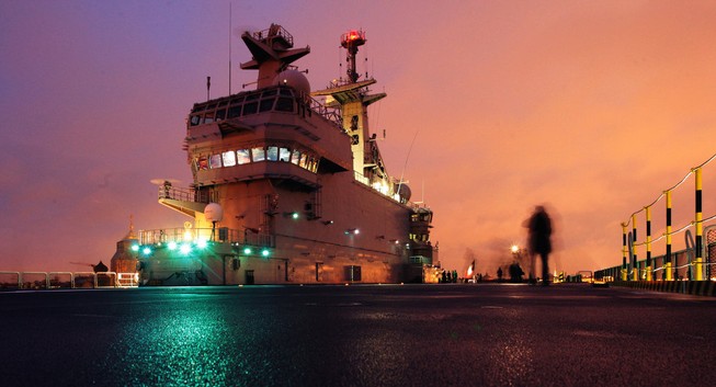 Pháp tìm ‘đầu ra’ cho tàu đổ bộ Mistral