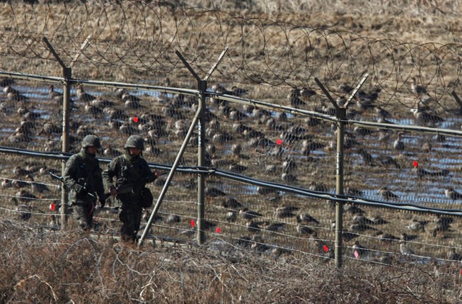 Yonhap: Triều Tiên nã pháo vào biên phòng Hàn Quốc