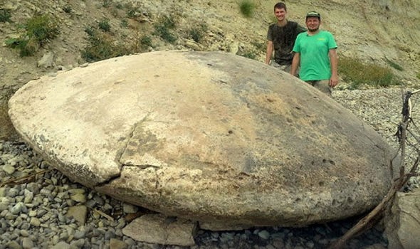 Phát hiện đĩa bay UFO một triệu năm tuổi?