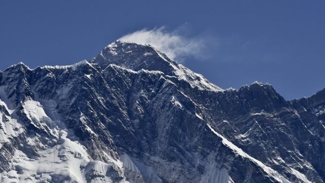 Nepal cân nhắc hạn chế người khuyết tật leo Everest