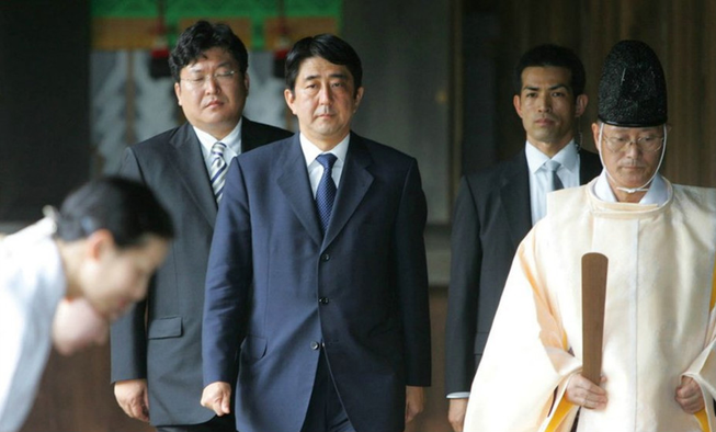 Bộ trưởng Nhật Bản thăm đền Yasukuni gây phẫn nộ