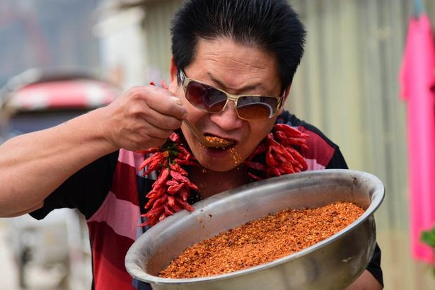 ‘Vua ớt’ Trung Quốc ăn 2,5 kg ớt/ngày