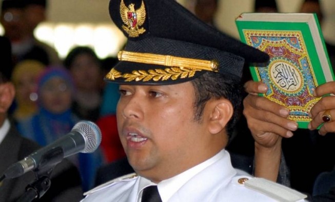 Thị trưởng tại Indonesia lỡ miệng: ‘Ăn mì gói gây đồng tính’
