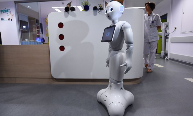 Bỉ trình làng robot lễ tân bệnh viện đầu tiên thế giới
