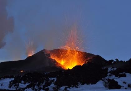 Siêu núi lửa lớn nhất Iceland sắp nổi cơn thịnh nộ