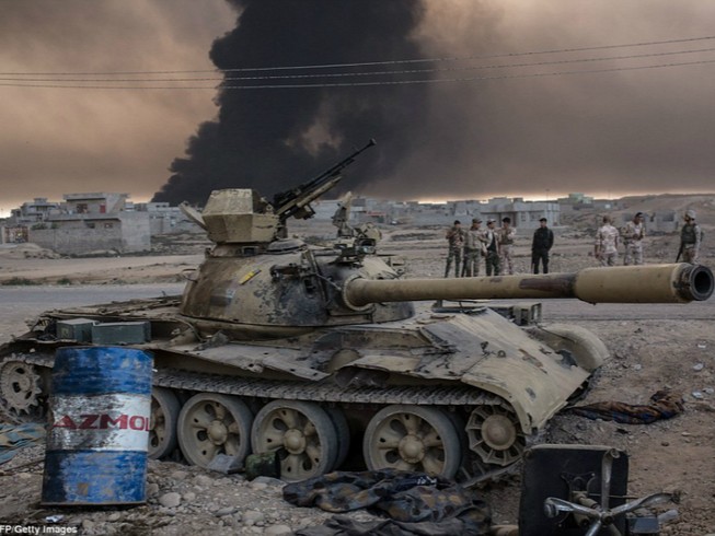 Mosul bị bao vây, tướng lĩnh IS đưa vợ con bỏ trốn